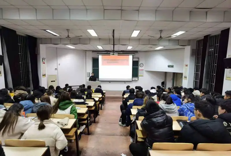 借助运动心理学家指导篮球运动员减压的方案_2